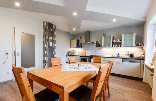 Mehlmeisel Apartment | Gemütliches Ferienhaus mit Balkon für bis zu 4 Personen