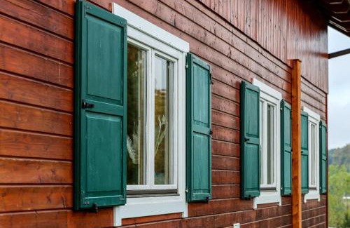 Gamlitz House | Cozy Wood House in Gamlitz with Ocean Views & Pet Friendly