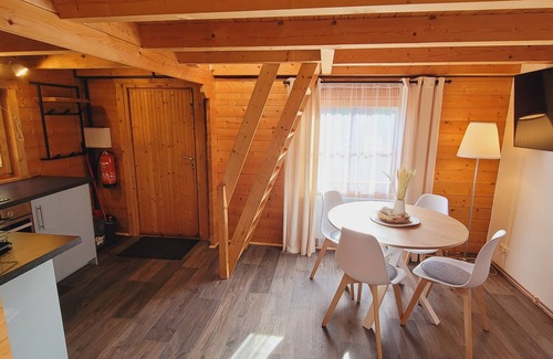 Untere Bauerschaft House | Cozy Getaway: Pet-Friendly Retreat by the Heath