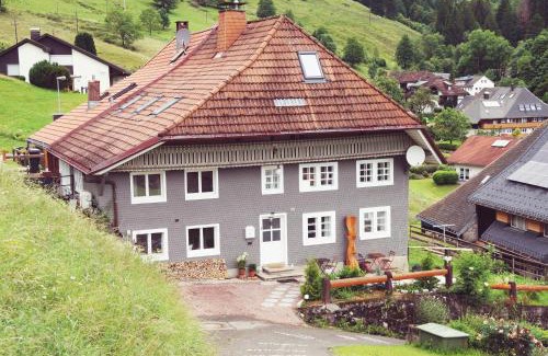 Todtnau Apartment | Welcoming Schwarzwaldhaus in Enchanting Todtnau