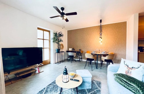 Arrach Apartment | Cozy Lakefront Apartment with Ocean Views & Pet-Friendly Amenities