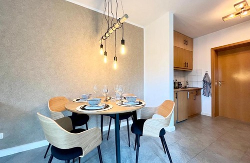 Arrach Apartment | Cozy Lakefront Apartment with Ocean Views & Pet-Friendly Amenities