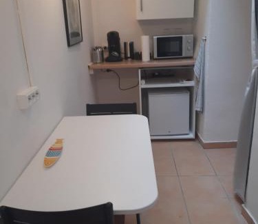 Nippes Apartment | Gemütliches Studio-Apartment für 2 Personen in Toplage