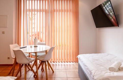 Kleve Apartment | Cozy Central Apartment with Netflix & Family-Friendly Perks