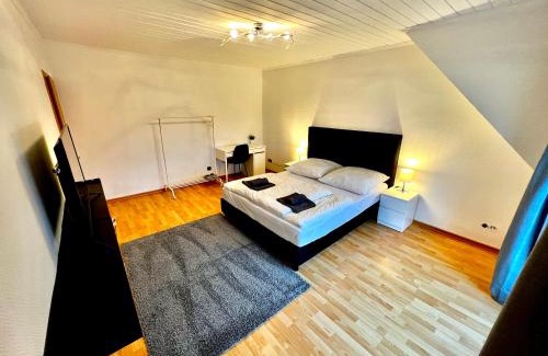 Rath Apartment | Cozy Room with Garden Access in Great House for Families