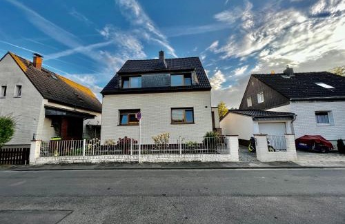 Rath Apartment | Cozy Room with Garden Access in Great House for Families