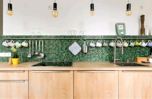 Reudnitz-Thonberg Apartment | Premier Gem at the Park with Balconies in Central Southeast