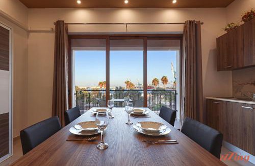 Birzebbuga Apartment | Oceanfront Gem: Beach Apt with Amazing Bay & Sea Views