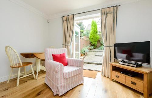 Ebrington House | Family-Friendly Gem Cottage with Great Guest Reviews