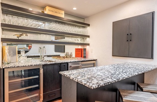 Taos House | Exceptional Gem Hacienda - Pet-Friendly Retreat in Taos