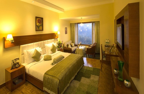 Pudumund Hotel | Relax at Gem Park Ooty: Family-Friendly with Spa & Pool