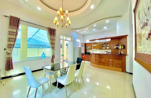 Thao Dien Villa | Discover Gem Villa 15: 8-Bedroom Retreat with Pool
