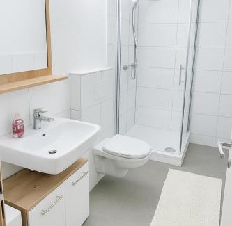 Heidenheim an der Brenz Apartment | Gemeinschaftsunterkunft Doppelzimmer für max 8P I 2 Bäder I Küche I einzeln oder komplett buchbar