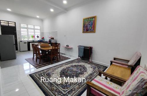 Kedai Buluh House | Gemia Rumah Tamu: Family-Friendly Stay Near Nasi Dagang