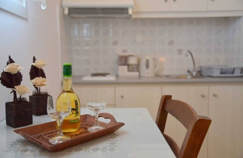 Adamas Apartment | Gemilos Nook Rooms I - SINGLE BEDS, Apartment