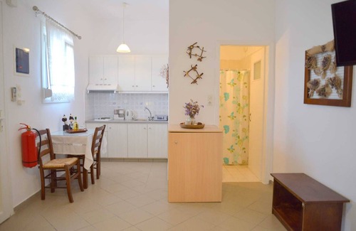 Adamas Apartment | Gemilos Nook Rooms I - SINGLE BEDS, Apartment