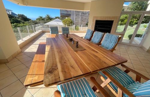 Robberg Beach Villa | Gemini Villa - Solar Powered Pool & Near Beach