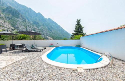 Orahovac Apartment | Oceanfront Gemma di Cattaro Apartments with Pool Access