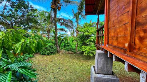 East Selemadeg Villa | Pet-Friendly Retreat at Gempinis Coffee Shop and Villa