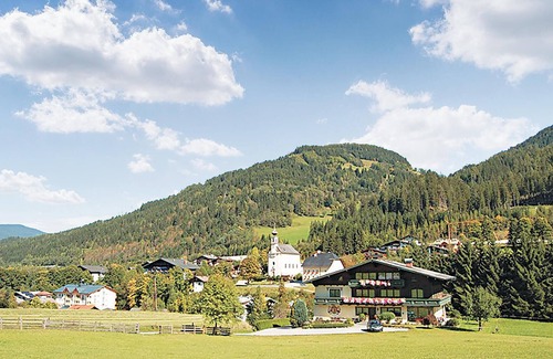 Flachau Apartment | Cozy Country House Apartments in Central Location