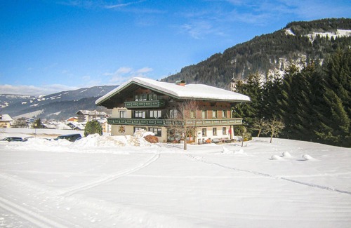 Flachau Apartment | Cozy Country House Apartments in Central Location