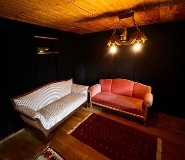 Maierhofen Apartment | Cozy Allgäu Retreat: Family-Friendly Stay with Great Reviews