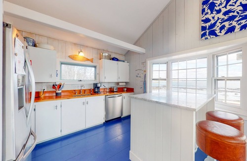 Tenants Harbor Cottage | Oceanfront Cottage with Spa & Ocean Views - Rated 9/10