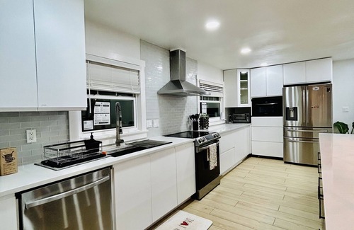 Lake Mary House | Indulge in Generations Gateway: King Suite with Pool & Spa