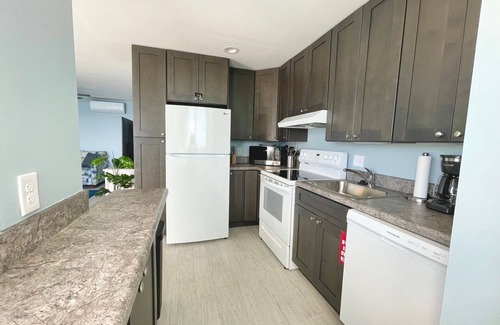 Bolongo Bay Condo | Experience Ocean-Front Bliss at Siren's Point Hotel!