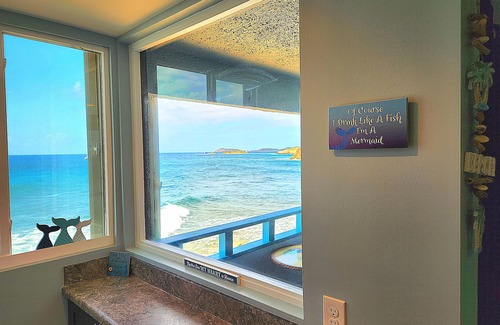Bolongo Bay Condo | Experience Ocean-Front Bliss at Siren's Point Hotel!