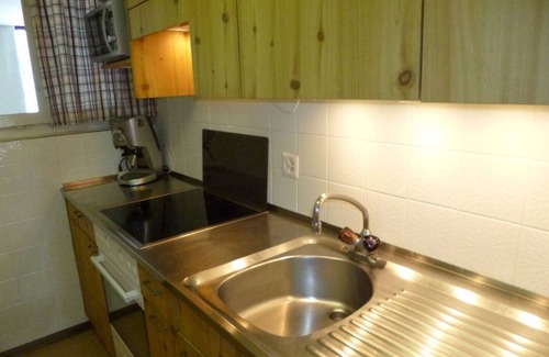 Davos-Dorf Apartment | Ideal Retreat for 1-4 Guests with Pool & Balcony in Davos-Dorf