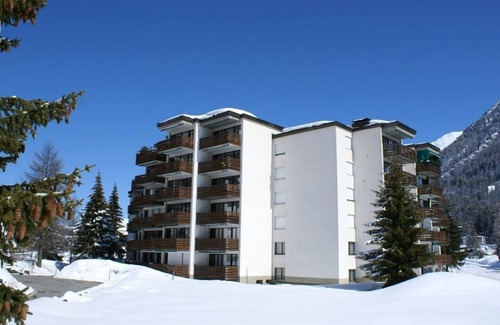 Davos-Dorf Apartment | Ideal Retreat for 1-4 Guests with Pool & Balcony in Davos-Dorf