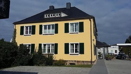 Oppach Bed & Breakfast | Inviting Genesungsort Landhaus Dammert with Pool & Hot Tub