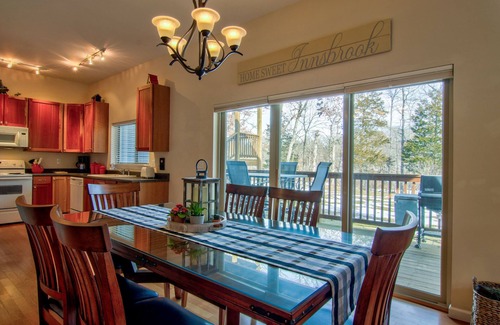 Innsbrook Condo | Oceanfront Geneva Cove Condo with Pool & Family Amenities