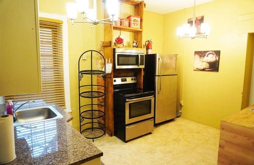 Coshocton Apartment | Discover Genevieve's Place in Historic Roscoe Village
