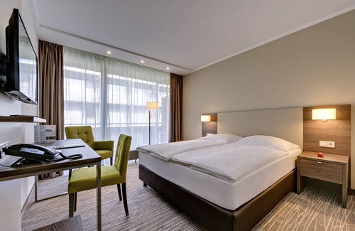 Baunatal Hotel | GenoHotel Baunatal: Guest Rated 9/10 with Spa & Restaurant