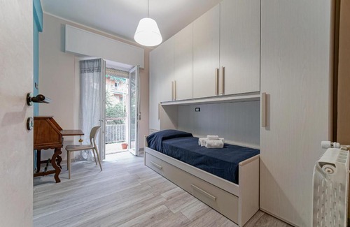 Sturla Apartment | Elegant Genova Sturla Apartment with Child-Friendly Amenities