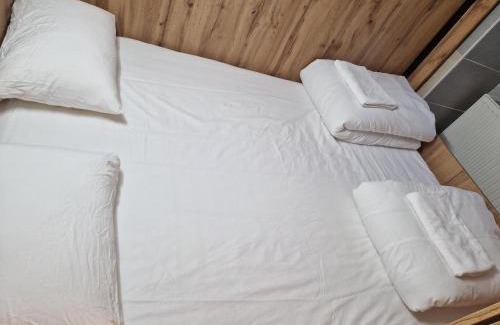 Hundsturm Apartment | Budget-Friendly Gent Apt with Hot Tub & Kitchen Access