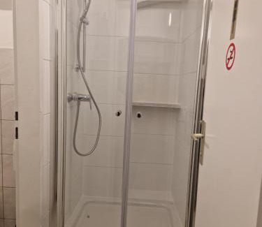 Hundsturm Apartment | Budget-Friendly Gent Apt with Hot Tub & Kitchen Access
