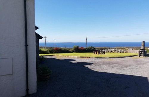 Lisdoonvarna House | Guest Rated 10/10 at Gentian Cottage with Family-Friendly Amenities