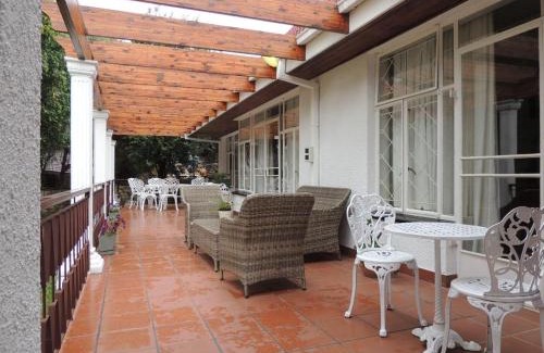 Vredefort House | Exceptional Gentle Breeze Retreat with Family-Friendly Amenities