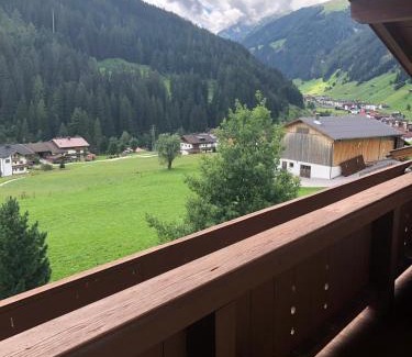 Tux Apartment | Family-Friendly Retreat at Genuss.Haus.Fankhauser