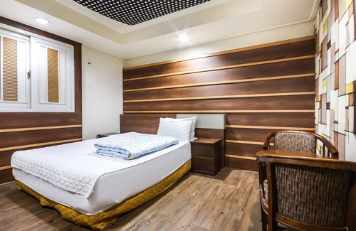 Geochang Hotel | Eco-Friendly Geochang Enter: Family Retreat with Breakfast
