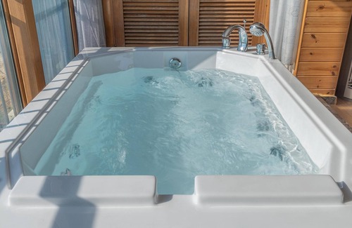 Geoje House | Cozy Oceanview Spa Pension in Geoje with Pool & Kitchen