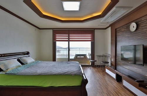 Geoje House | Eco-Friendly Getaway at Geojedo Badamaru Pension