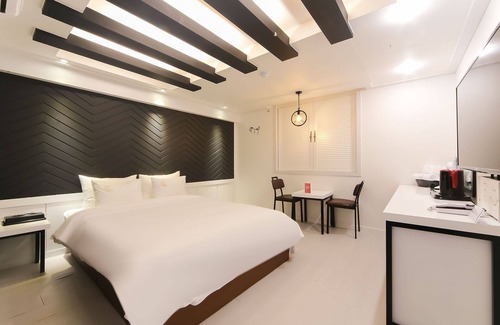 Somun Hotel | Eco-Friendly Getaway at Geojedo Gohyeon Pool Hotel
