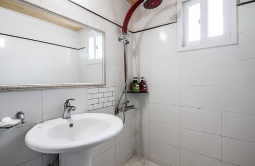 Somun Hotel | Eco-Friendly Stay at Geojedo Gohyeon Y with Breakfast