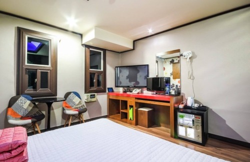 Somun Hotel | Eco-Friendly Stay at Geojedo Gohyeon Y with Breakfast