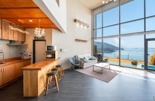 Geoje House | Top-Rated Geojedo Raonhiljo Pollvilla Pension for Families