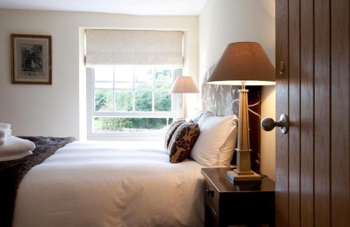 Penrith Hotel | Discover George and Dragon Clifton: Pet-Friendly Comfort